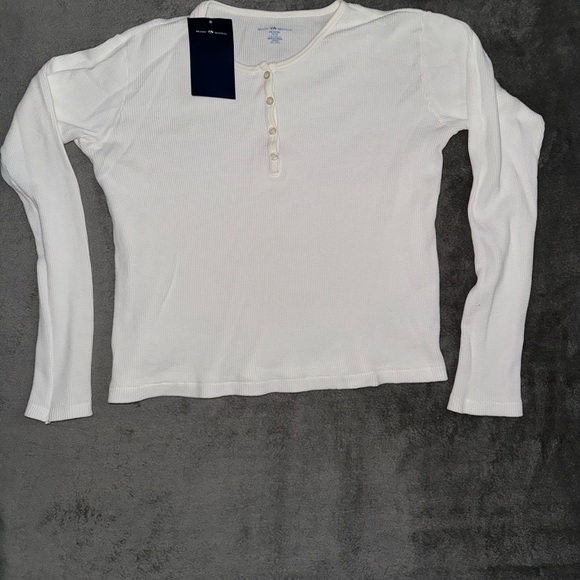 Brandy Melville waffle Henley long sleeve - BNWT - Picture 3 of 5